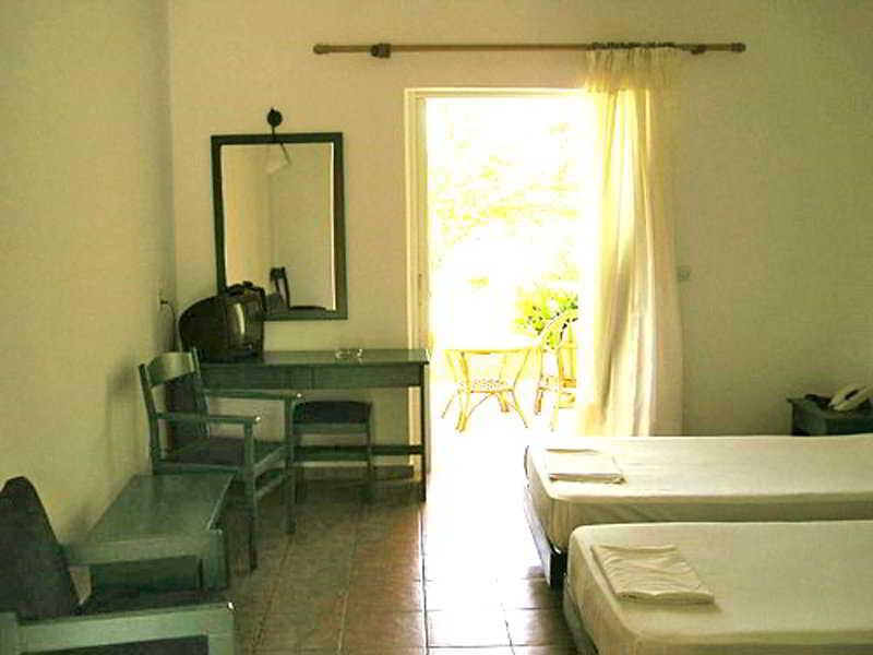 Three Stars Moraitika